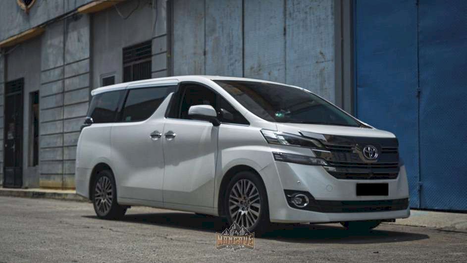 Toyota Vellfire 2016