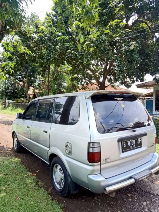 Toyota Kijang Lgx 1 8 Efi 2000 Manual Warna Silver Metalik Id