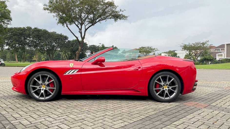 Ferrari California HS 30 Merah 2013 | Dijual.co.id